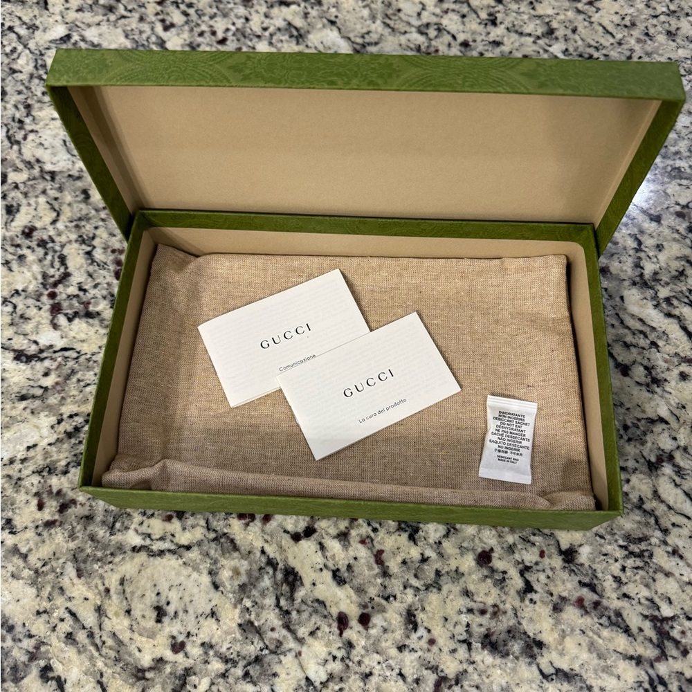 Gucci Purse Wallet with strap - Picture 9 of 12